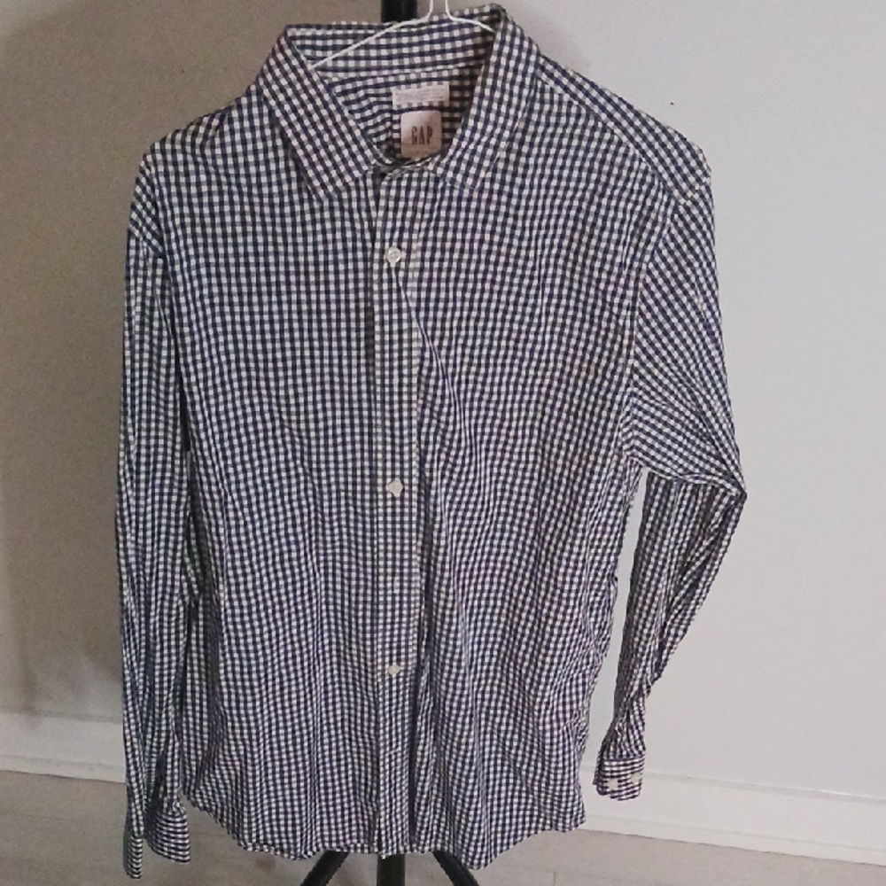 GAP Men's Gingham/Checker Shirt - Size Medium.